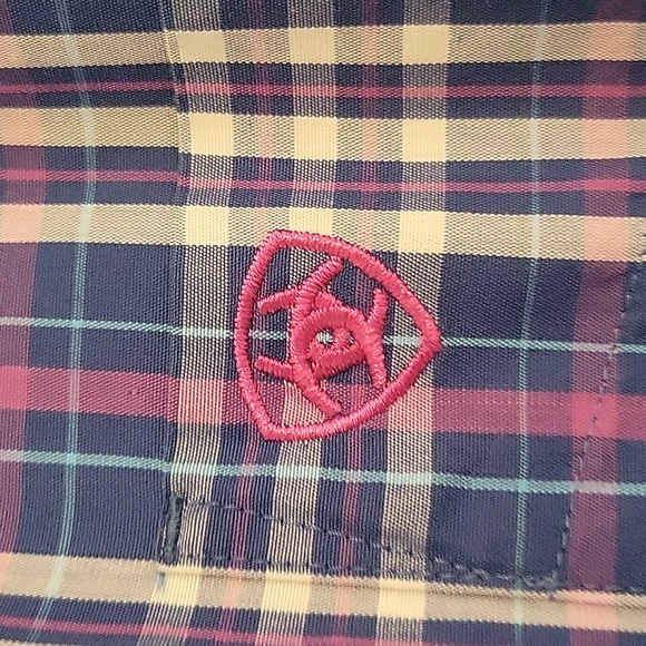 NWOT! Men's Dark Blue Plaid Ariat Shirt, Size Medium - Picture 4 of 5